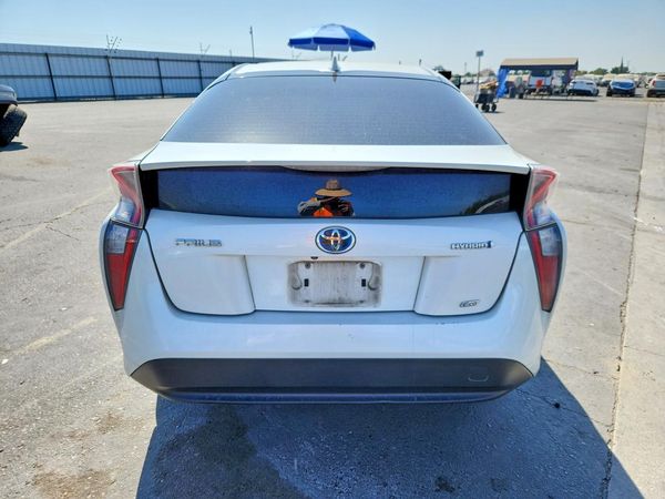 2016 TOYOTA PRIUS