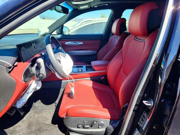 2026 GENESIS GV70
