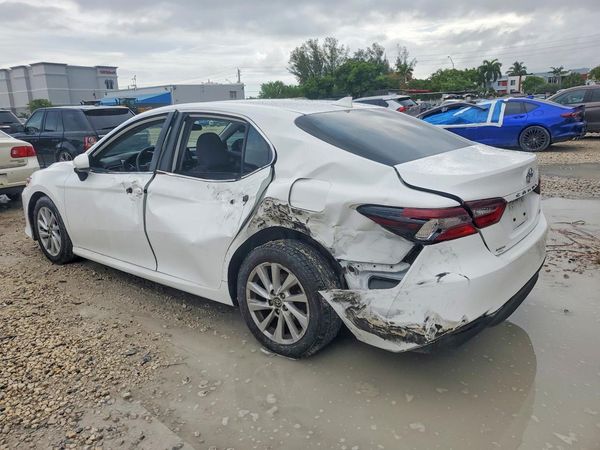 2022 TOYOTA CAMRY LE