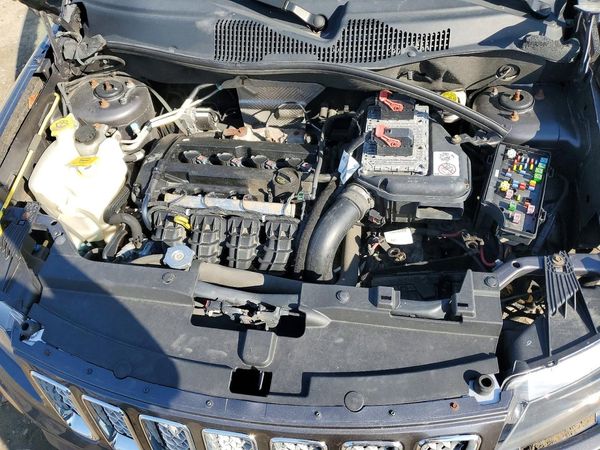 2016 JEEP COMPASS Latitude — Engine bay