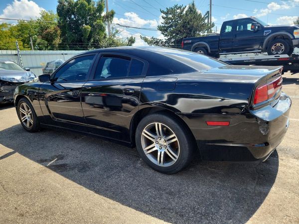 2013 DODGE CHARGER SE