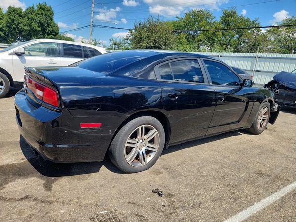 2013 DODGE CHARGER SE