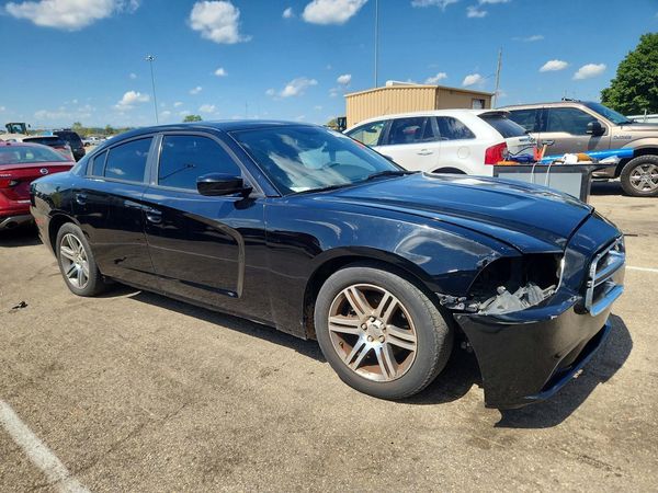 2013 DODGE CHARGER SE