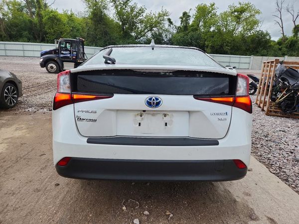 2021 TOYOTA PRIUS