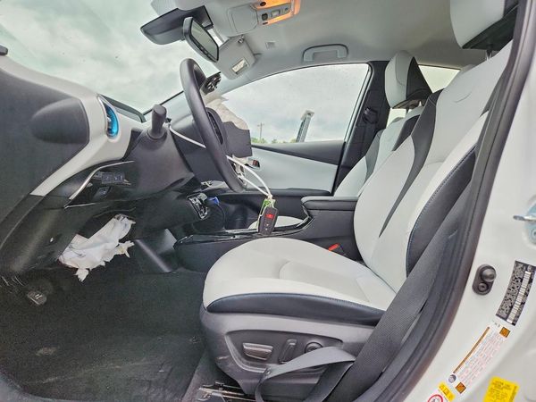 2021 TOYOTA PRIUS