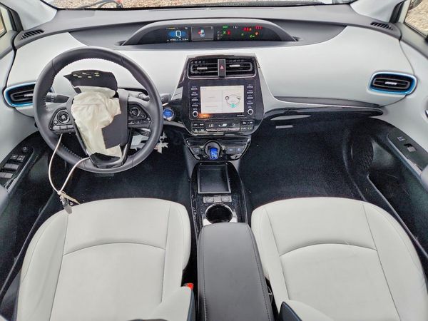 2021 TOYOTA PRIUS