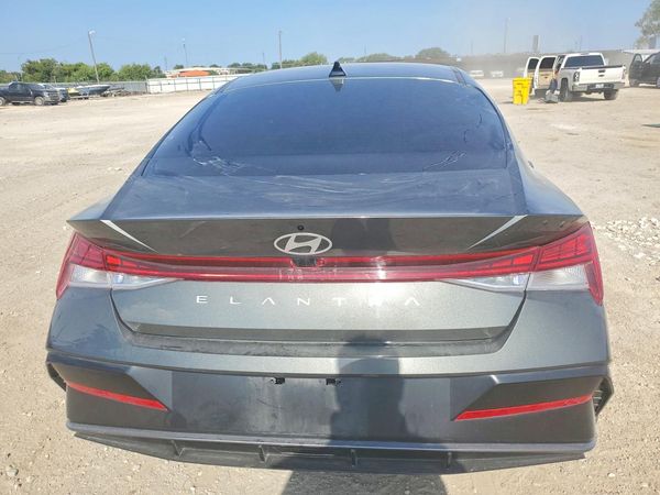 2024 HYUNDAI ELANTRA