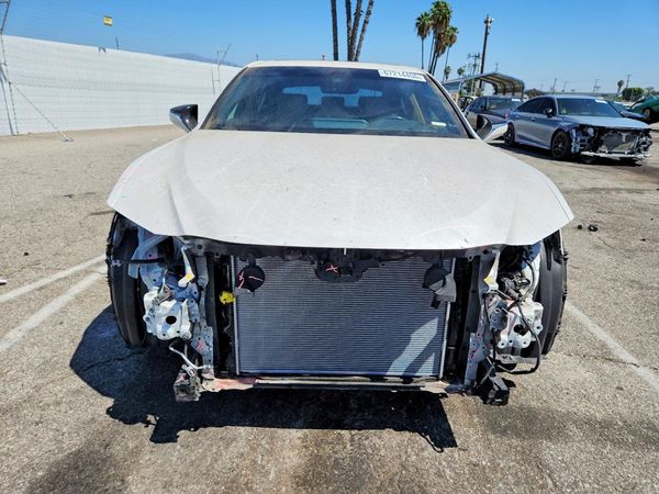 2022 LEXUS ES 300H