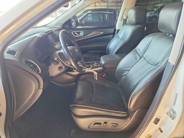 2017 INFINITI QX60 — DENT