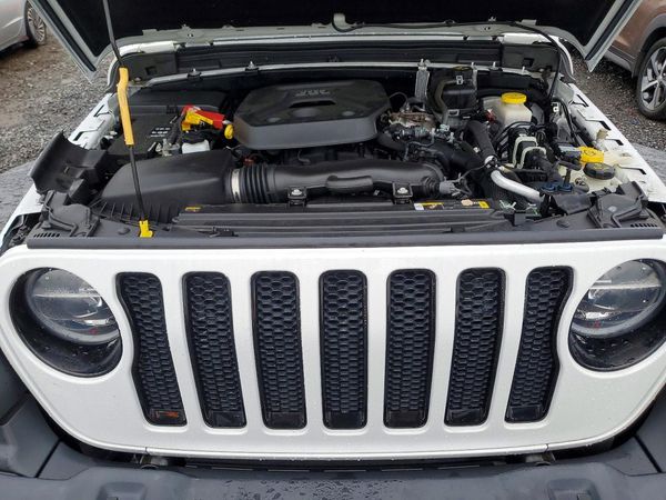 2021 JEEP WRANGLER UNLIMITED Unlimited Sport — Engine bay
