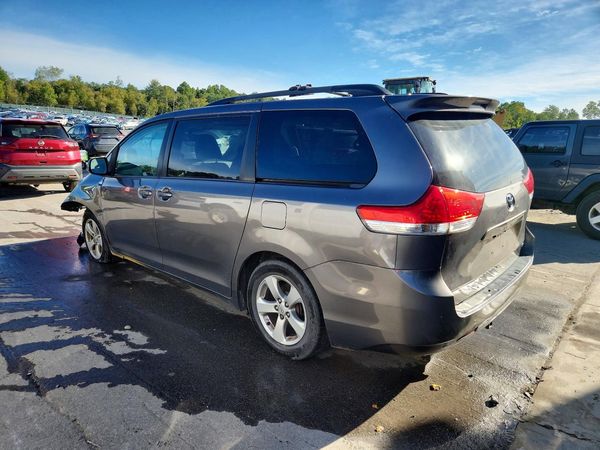 2013 TOYOTA SIENNA — DSRA
