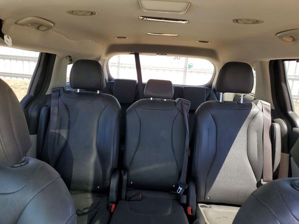 2024 KIA CARNIVAL