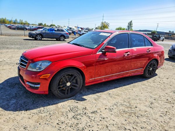2014 MERCEDES-BENZ C C250 — Front 3/4