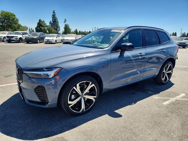 2023 VOLVO XC60
