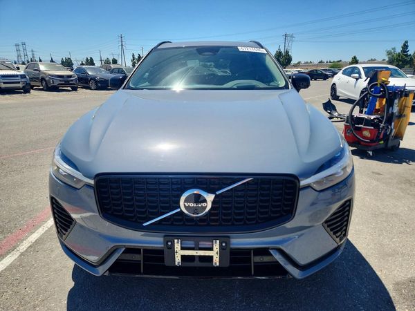 2023 VOLVO XC60 Ultimate Dark