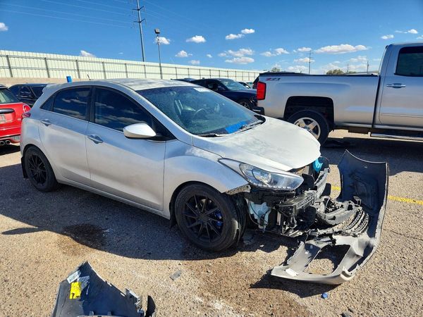 2016 HYUNDAI ELANTRA — Passenger 3/4