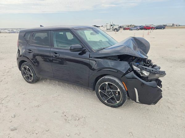 2024 KIA SOUL EX — Passenger 3/4