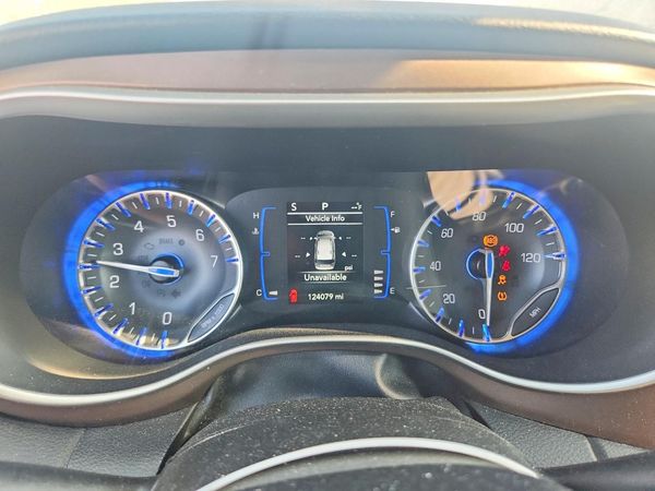 2020 CHRYSLER VOYAGER