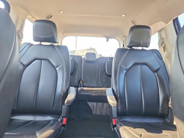 2020 CHRYSLER VOYAGER