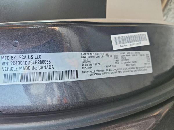 2020 CHRYSLER VOYAGER