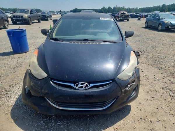 2013 HYUNDAI ELANTRA