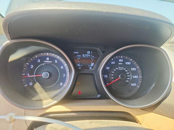 2013 HYUNDAI ELANTRA