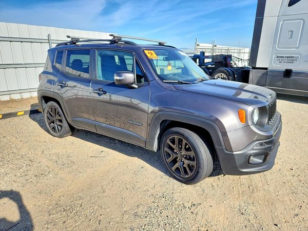 2017 JEEP RENEGADE — Passenger 3/4