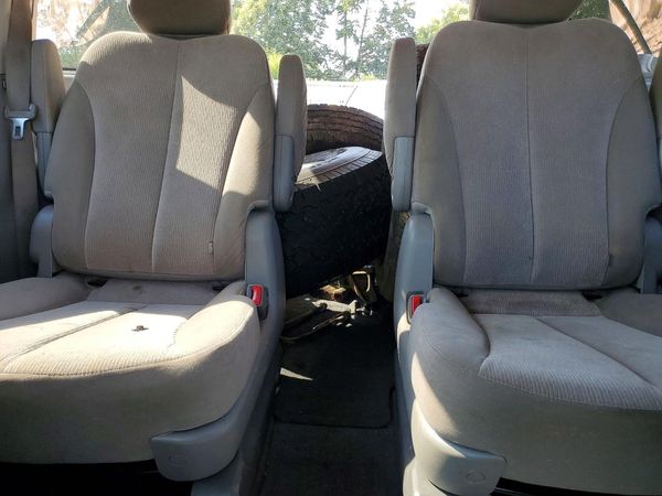 2014 KIA SEDONA GL