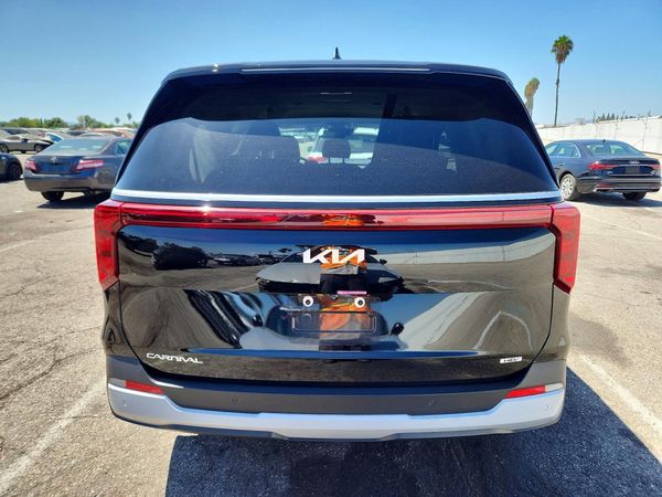 2025 KIA CARNIVAL