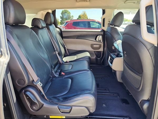 2025 KIA CARNIVAL