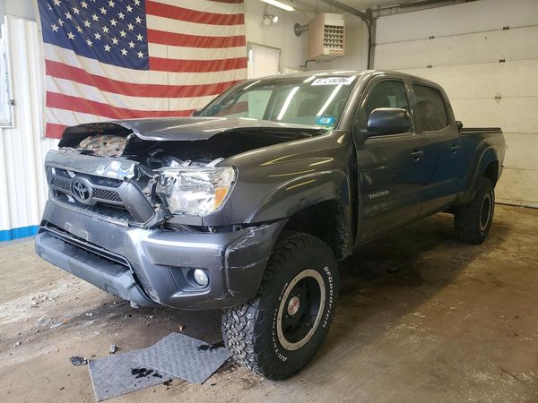 2015 TOYOTA TACOMA Delux Grade — Front 3/4