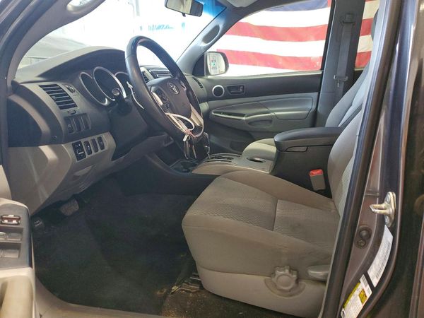 2015 TOYOTA TACOMA Delux Grade — DENT