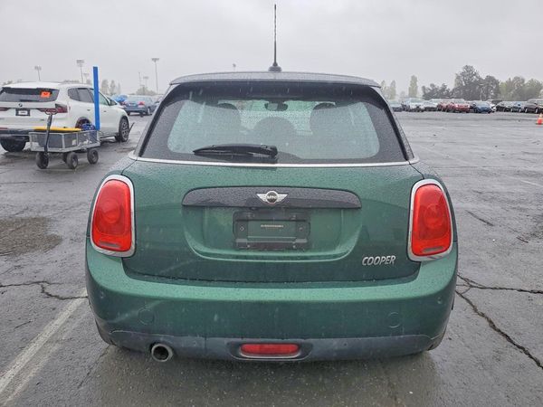 2018 MINI COOPER