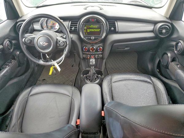 2018 MINI COOPER