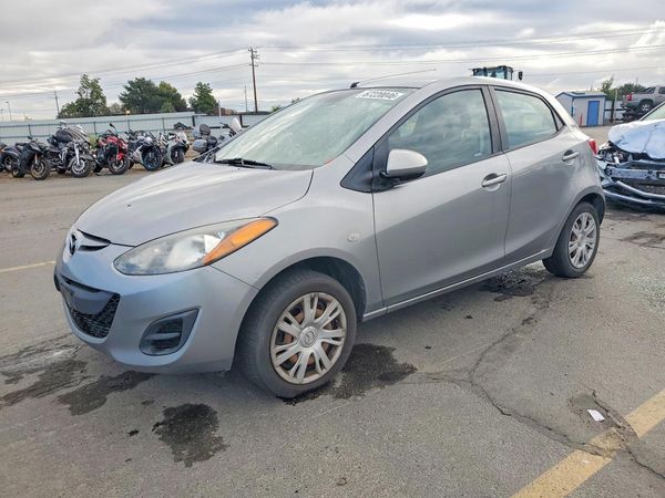 2013 MAZDA MAZDA2