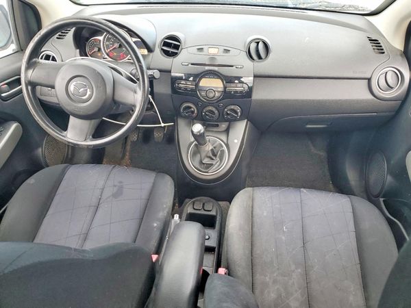2013 MAZDA MAZDA2