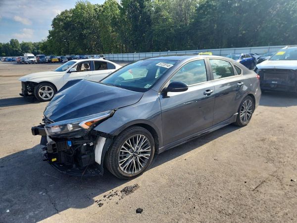 2022 KIA FORTE — Front 3/4