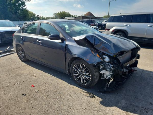 2022 KIA FORTE — Passenger 3/4