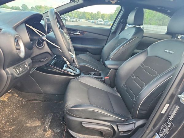 2022 KIA FORTE — DENT