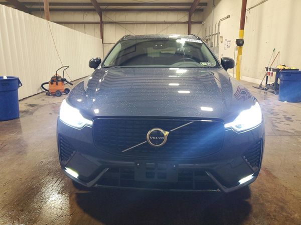 2024 VOLVO XC60 Plus Dark