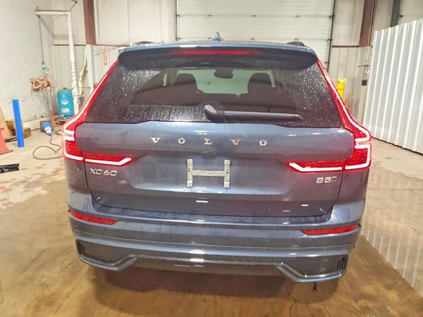 2024 VOLVO XC60 Plus Dark