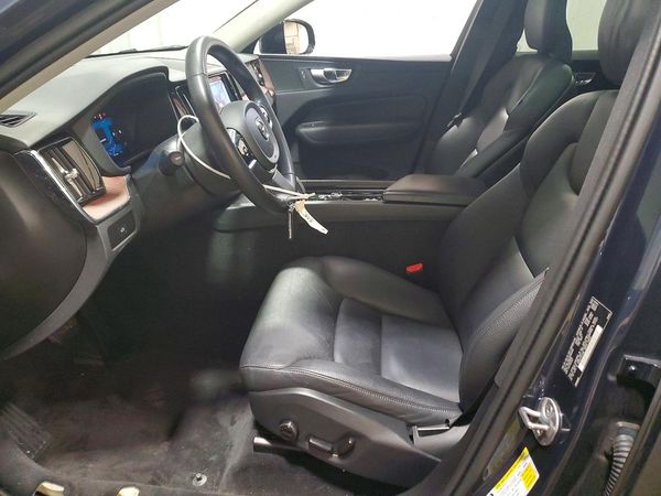 2024 VOLVO XC60 Plus Dark