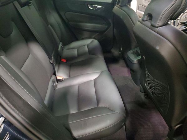 2024 VOLVO XC60 Plus Dark