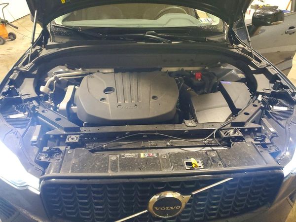 2024 VOLVO XC60 Plus Dark