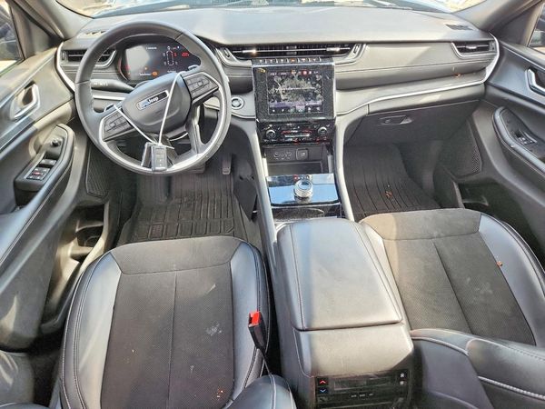 2023 JEEP GRAND CHEROKEE Laredo, Altitude