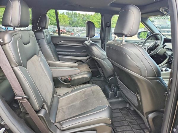 2023 JEEP GRAND CHEROKEE Laredo, Altitude