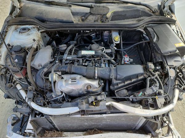 2015 MERCEDES-BENZ CLA-CLASS CLA250 — Engine bay