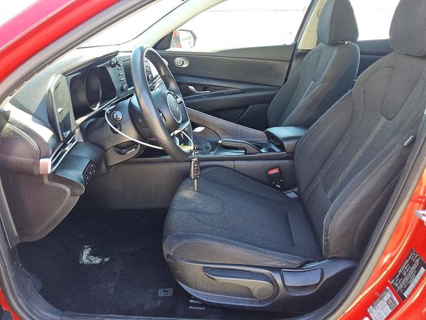 2021 HYUNDAI ELANTRA SE — DENT