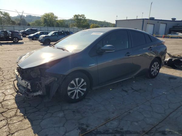 2017 TOYOTA PRIUS One/Two — Front 3/4