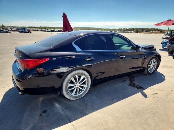 2015 INFINITI Q50